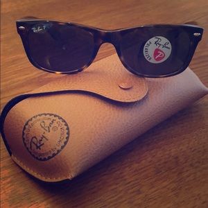 Ray-Ban New Wayfarer Tortoise Green Polarized NIB